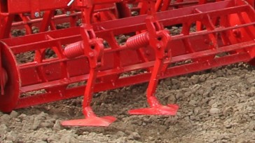 Adjustable, spring loaded track eradicators (2+2 pcs. with duckfoot shares)