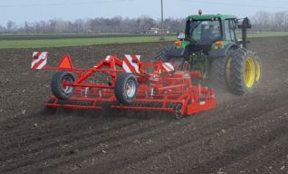 Saturn kompaktor 4 méteres munkaszélességben